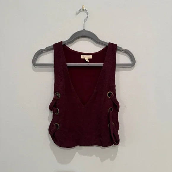 Urban Outfitters Women's Burgundy Sleeveless Top - Picture 1 of 3